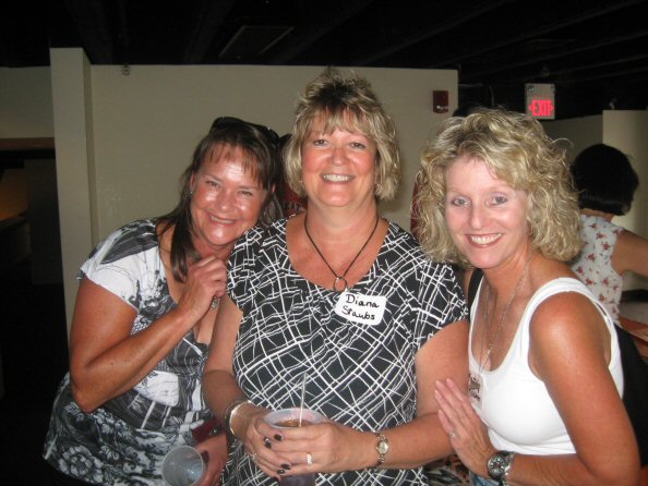 Patty Lakins, Diana Staubs
Madonio, and Kathy Kocher Patty Lakins, Diana Staubs
Madonio, and Kathy Kocher